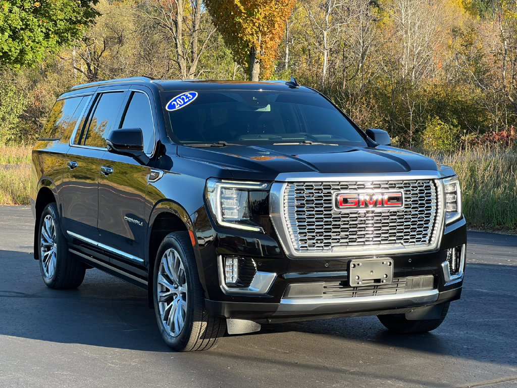 Used 2023 GMC Yukon XL Denali AWD/4WD image 45