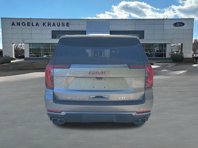 Used 2025 GMC Yukon AT4 w/ AT4 Premium Package AWD/4WD image 7