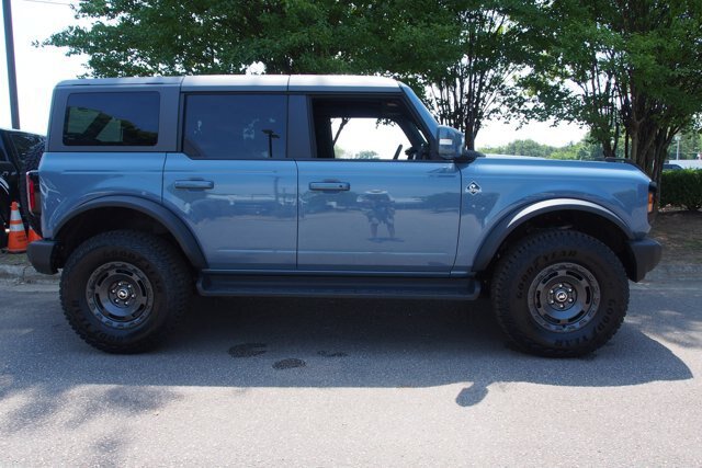 Certified 2025 Ford Bronco Outer Banks w/ Sasquatch Package AWD/4WD image 8