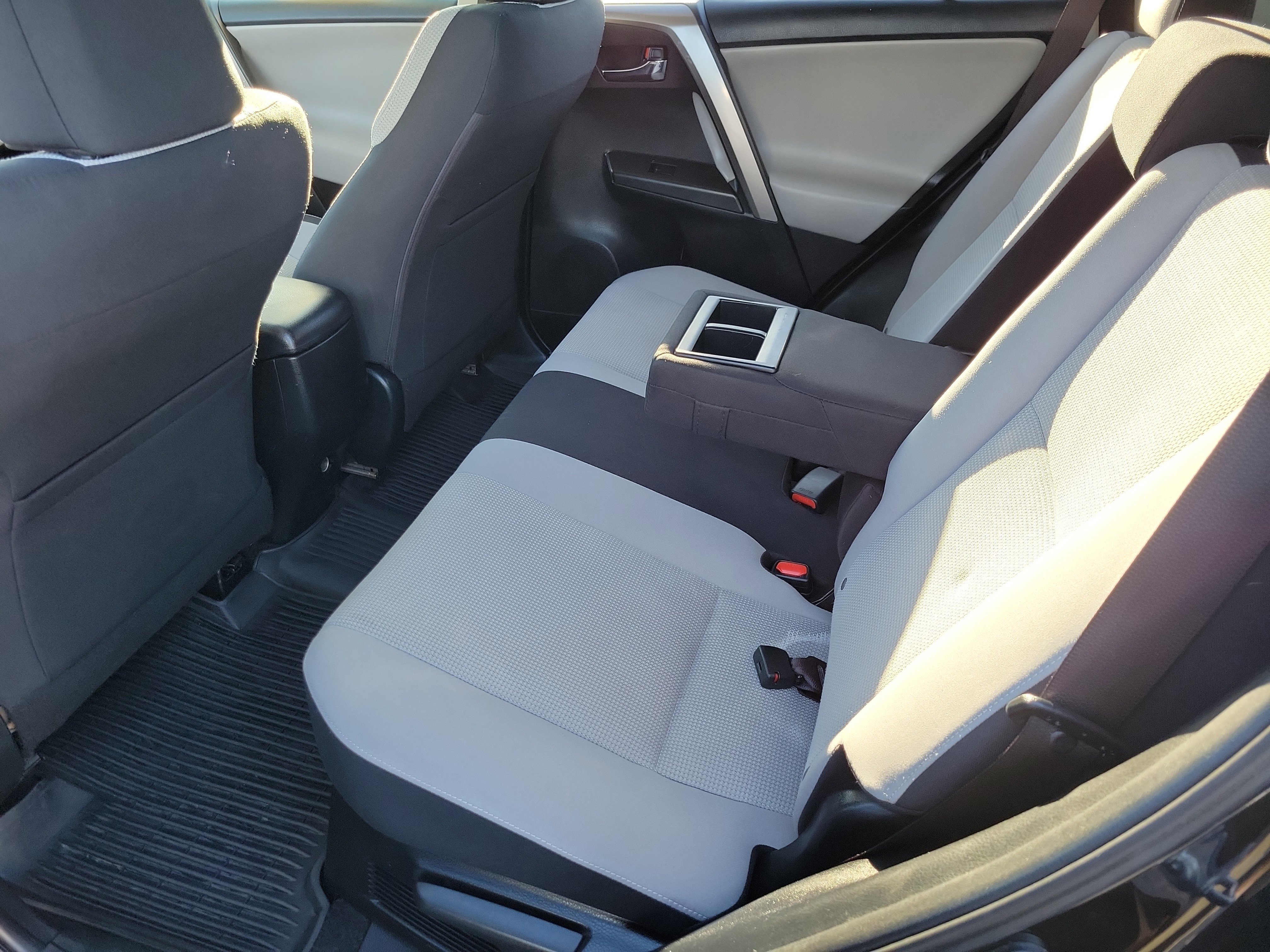 Used 2018 Toyota RAV4 XLE image 13