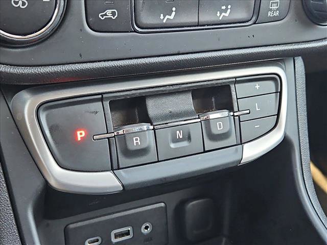 Used 2024 GMC Terrain SLE image 12