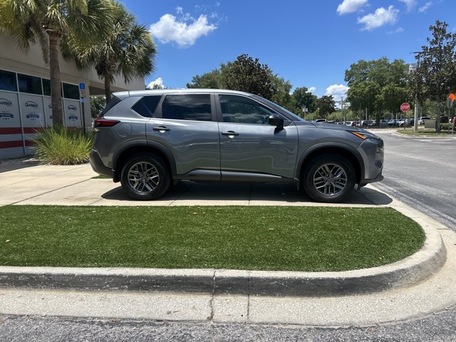 Used 2023 Nissan Rogue S AWD/4WD image 3