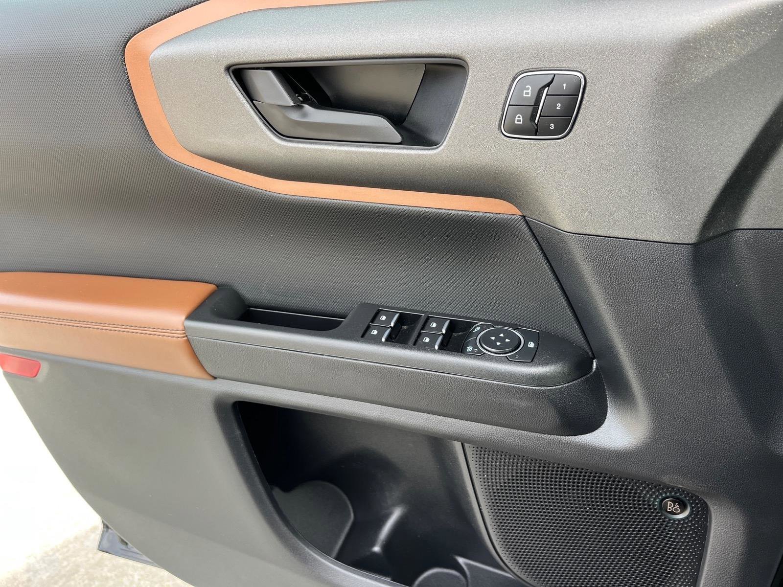 Certified 2025 Ford Bronco Sport Outer Banks w/ Outer Banks Tech Package+ AWD/4WD image 16