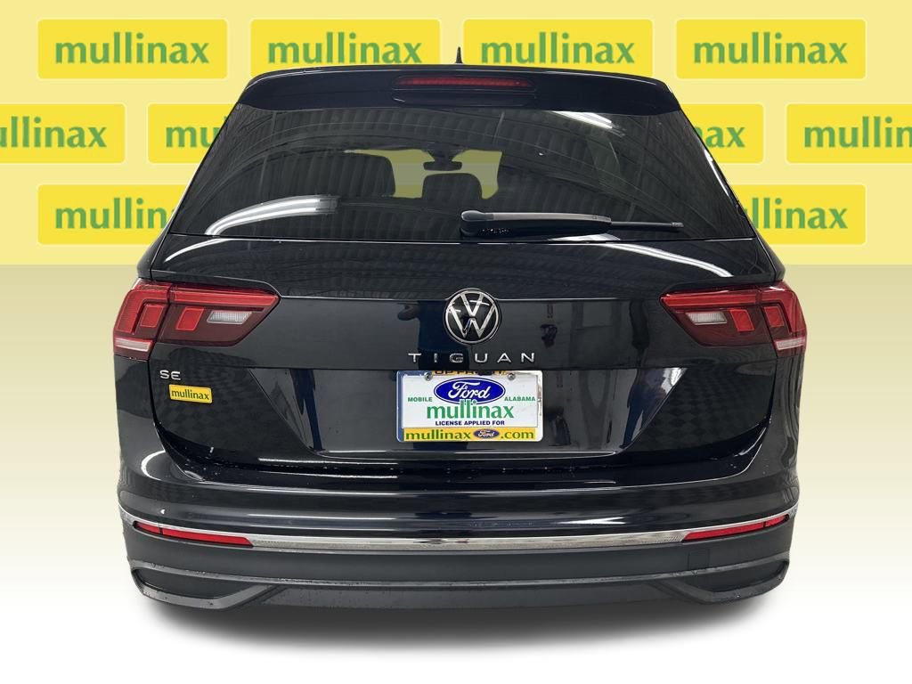 Used 2024 Volkswagen Tiguan SE image 8