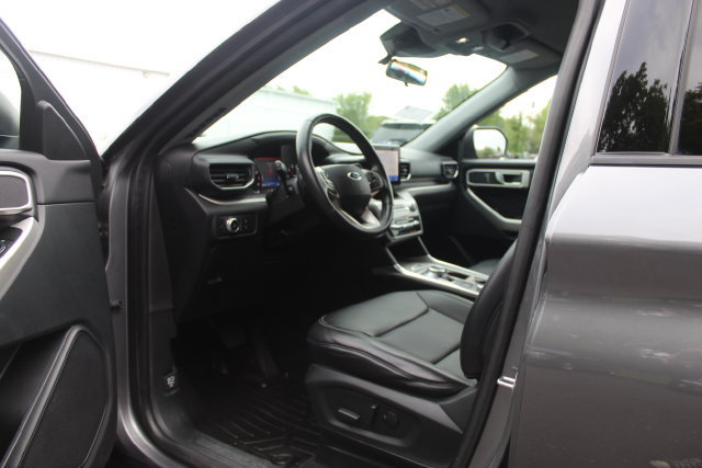 Certified 2021 Ford Explorer XLT w/ Equipment Group 202A AWD/4WD image 25