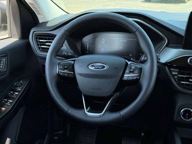 Certified 2025 Ford Escape Active w/ Cold Weather Package AWD/4WD image 6