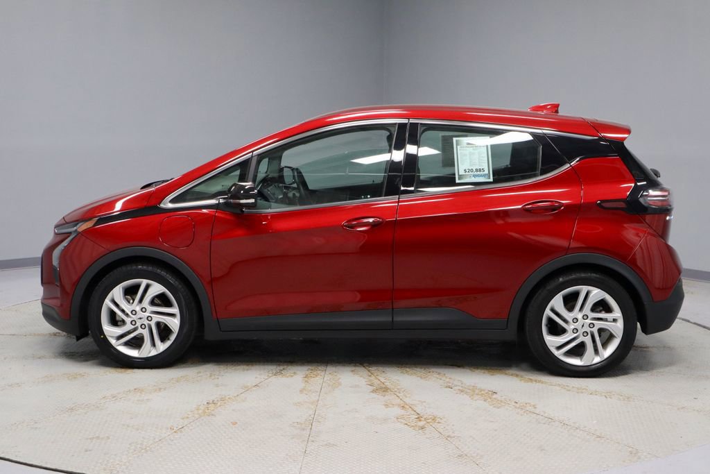 Used 2022 Chevrolet Bolt LT image 2