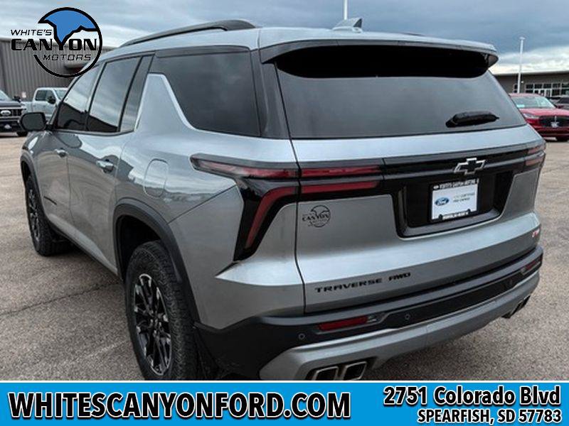 Used 2025 Chevrolet Traverse Z71 w/ Driver Confidence Package AWD/4WD image 3