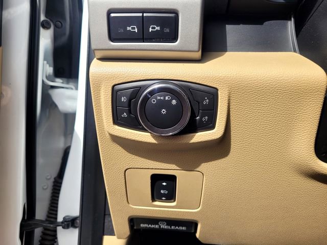 Certified 2018 Ford F350 Lariat w/ Camper Package image 16