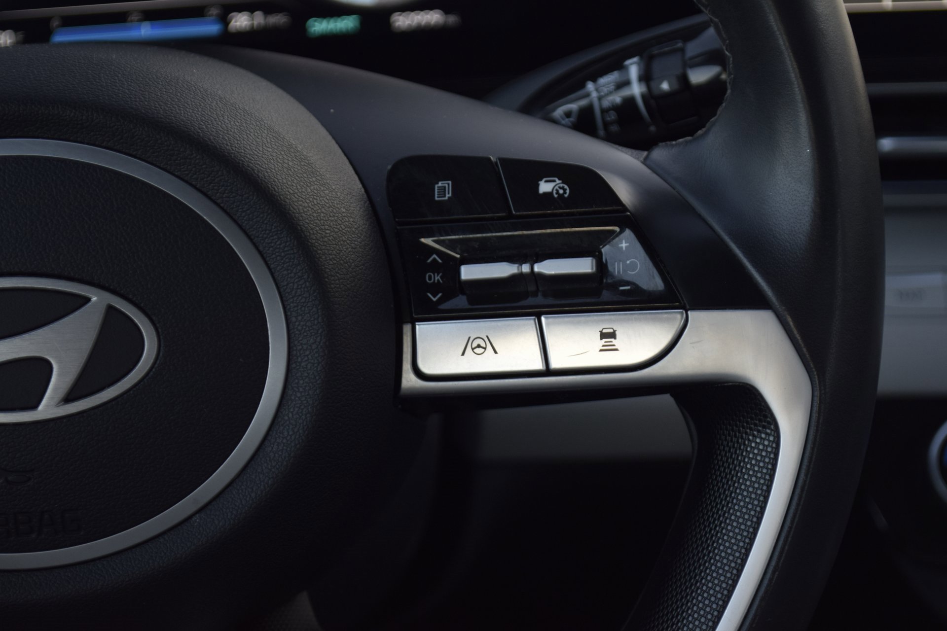 Used 2024 Hyundai Elantra Limited image 14