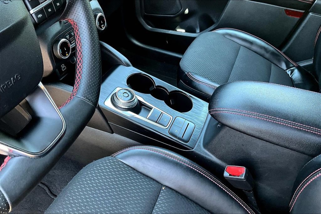 Certified 2025 Ford Escape ST-Line FWD image 20
