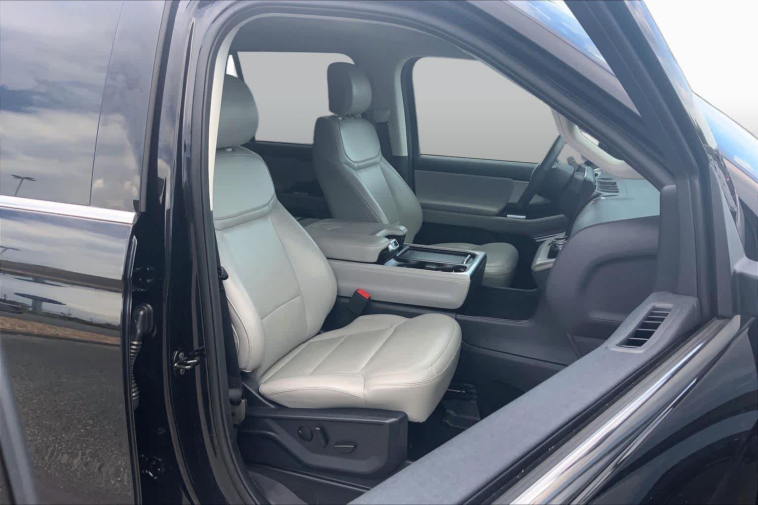 Certified 2026 Ford Expedition Active RWD image 9