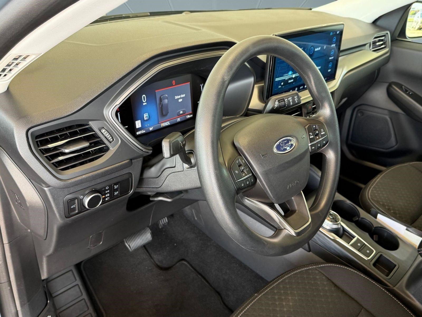 Certified 2025 Ford Escape Active w/ Tech Pack #1 FWD image 4