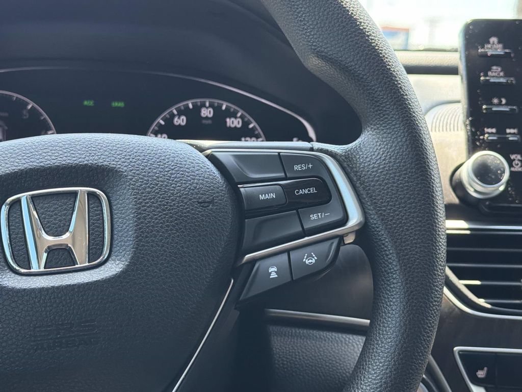 Used 2018 Honda Accord EX image 13