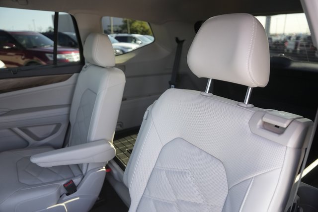 Used 2024 Volkswagen Atlas SE image 13