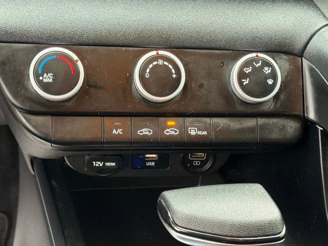 Used 2021 Hyundai Elantra SE w/ Cargo Package image 30