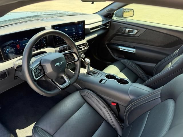 Certified 2025 Ford Mustang Coupe RWD image 11