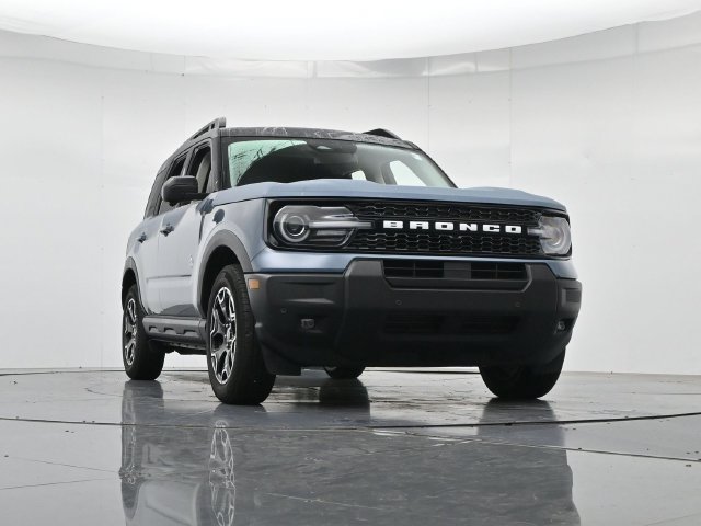 Certified 2025 Ford Bronco Sport Outer Banks w/ Outer Banks Tech Package+ AWD/4WD image 32