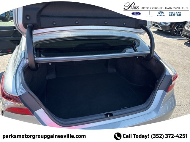 Used 2024 Toyota Camry SE image 10