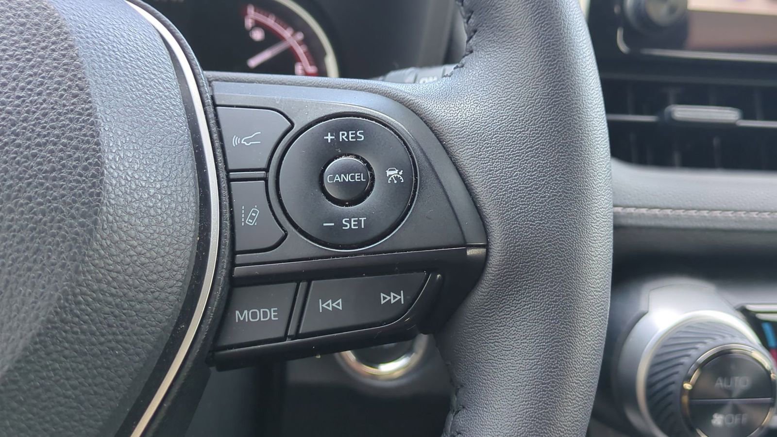 Used 2023 Toyota RAV4 XLE image 26