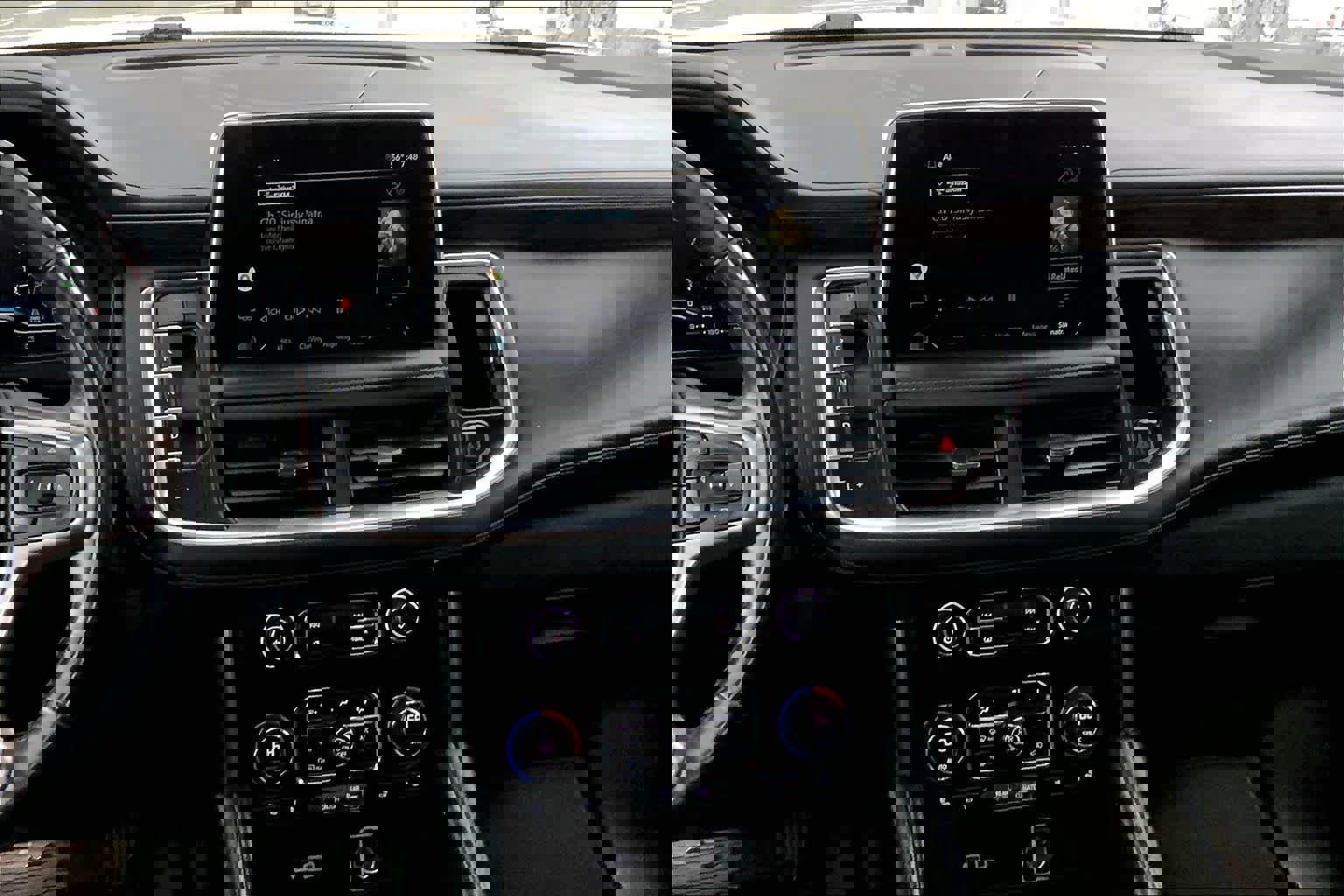 Used 2022 Chevrolet Suburban Z71 w/ Luxury Package image 6