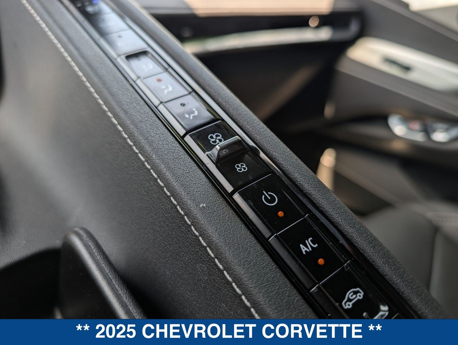 Used 2025 Chevrolet Corvette Stingray Preferred Cpe w/ Z51 Performance Package RWD image 33