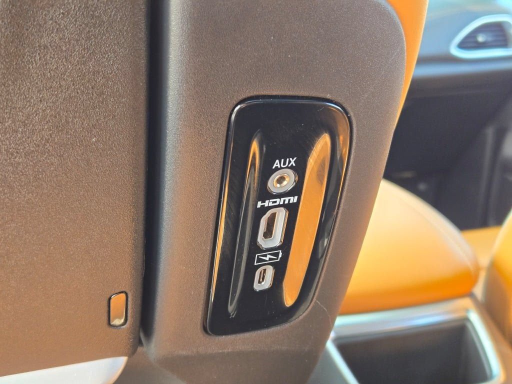 Used 2022 Chrysler Pacifica Pinnacle AWD/4WD image 24