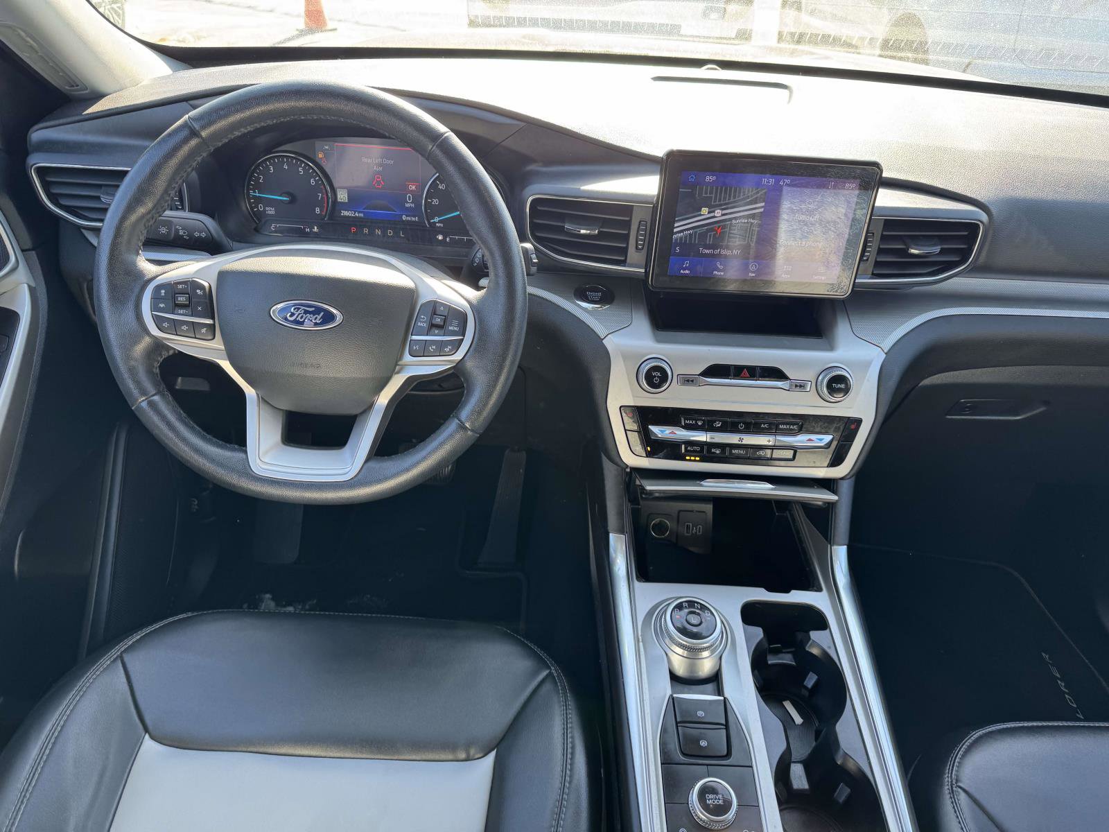 Certified 2022 Ford Explorer XLT w/ Equipment Group 202A image 12