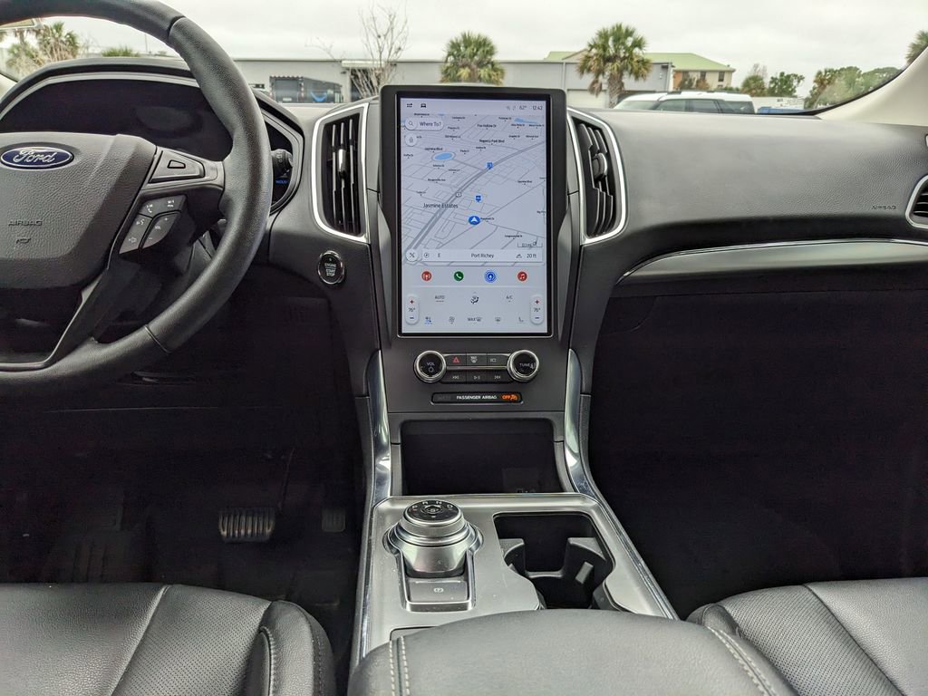 Certified 2022 Ford Edge Titanium w/ Equipment Group 301A image 18