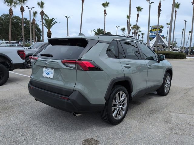 Used 2019 Toyota RAV4 XLE Premium w/ Cold Weather Package FWD image 4