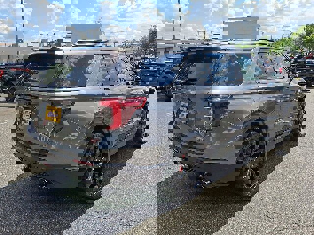 Certified 2022 Ford Explorer ST w/ Equipment Group 401A image 9