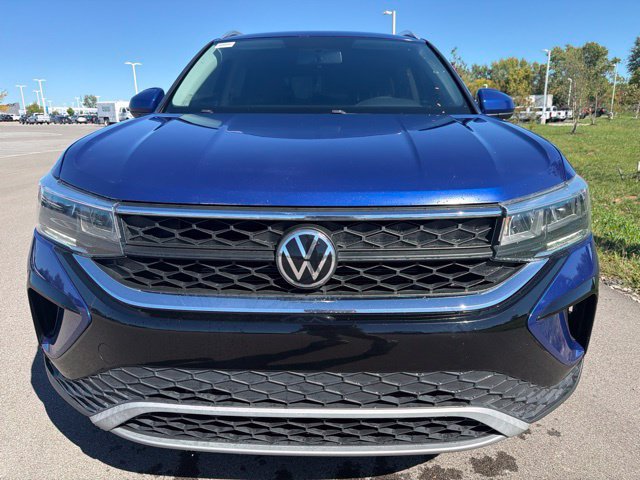 Used 2022 Volkswagen Taos SE FWD image 3