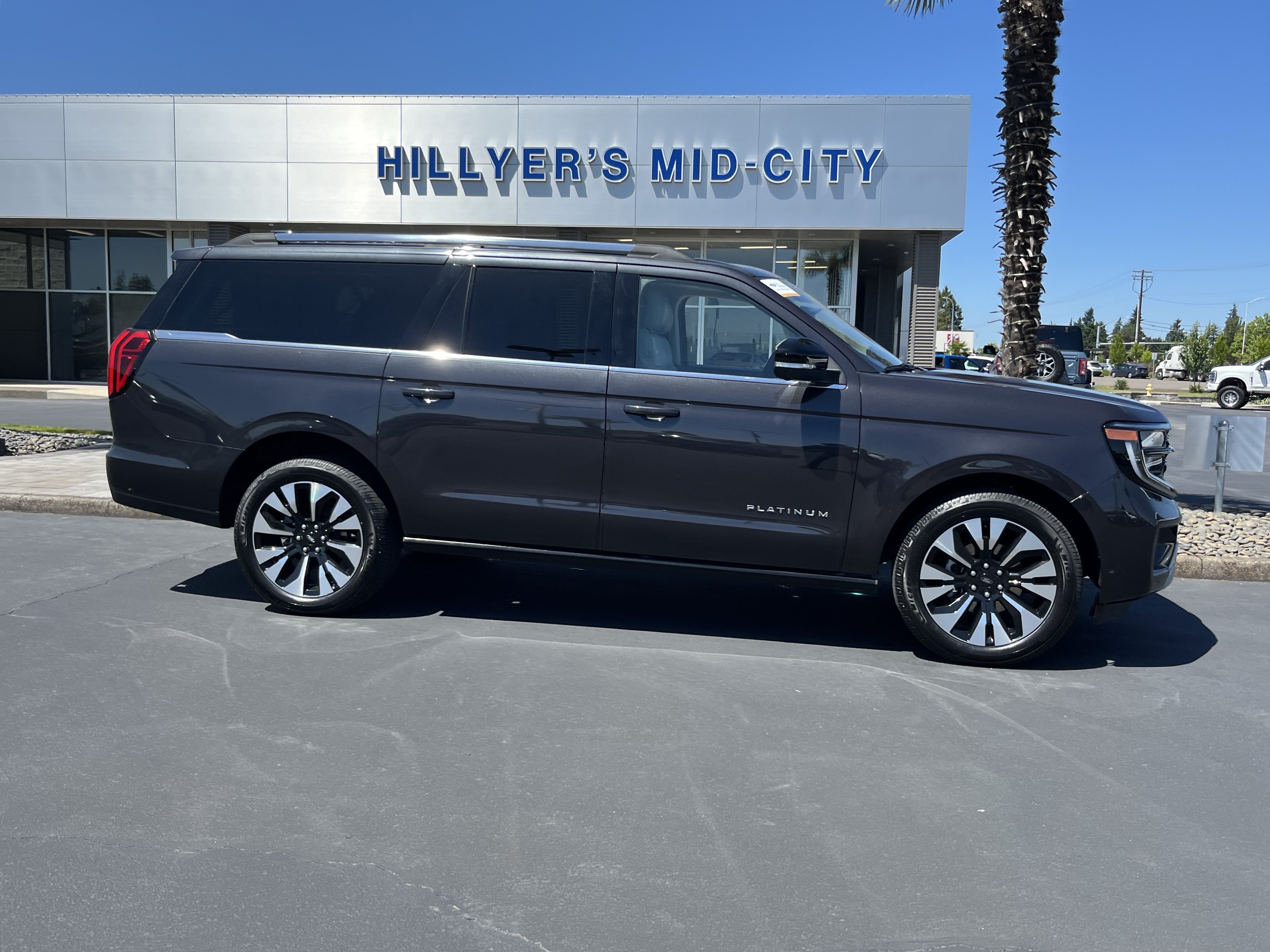 Certified 2025 Ford Expedition Max Platinum w/ Driver's Package AWD/4WD image 2