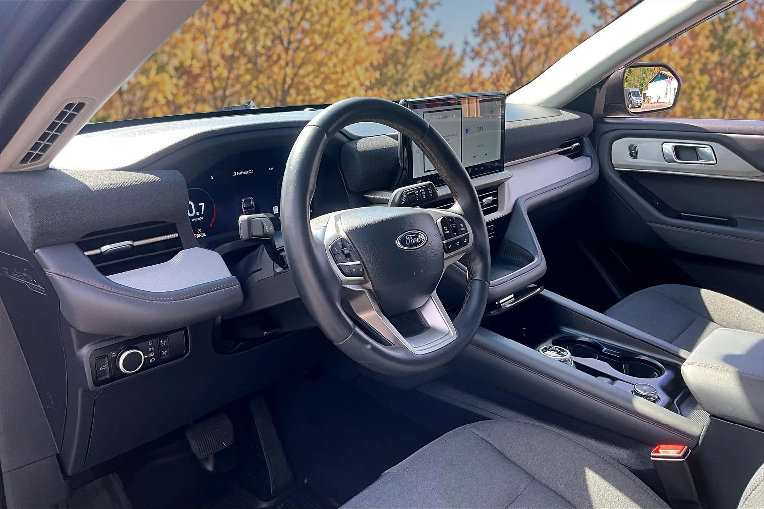 Certified 2025 Ford Explorer Active RWD image 16