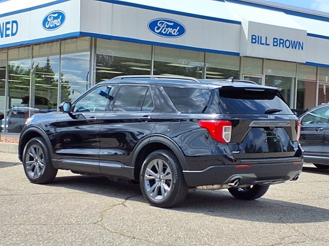 Certified 2024 Ford Explorer XLT w/ Equipment Group 202A AWD/4WD image 2