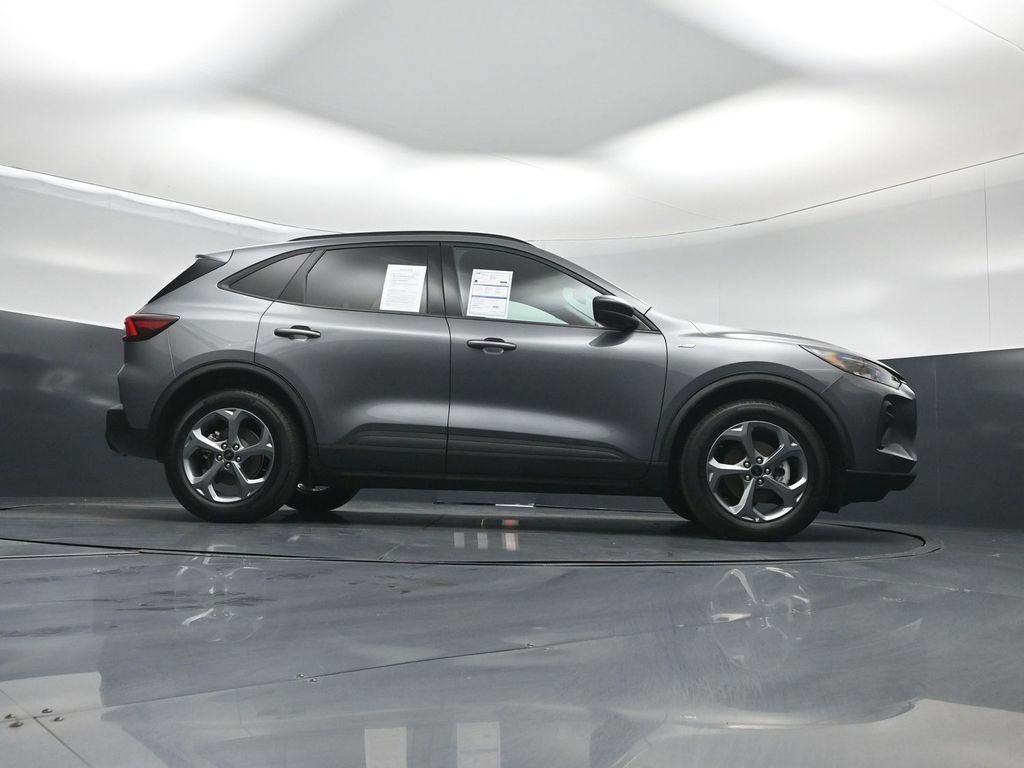 Certified 2025 Ford Escape ST-Line w/ Tech Pack #1 FWD image 42