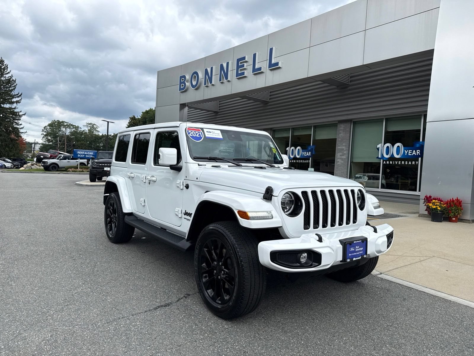 Used 2021 Jeep Wrangler Unlimited Sahara AWD/4WD image 7