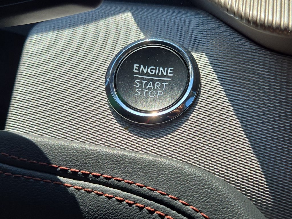 Certified 2025 Ford Explorer Active AWD/4WD image 23