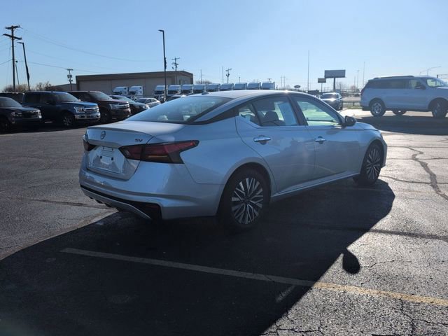 Used 2024 Nissan Altima 2.5 SV image 5