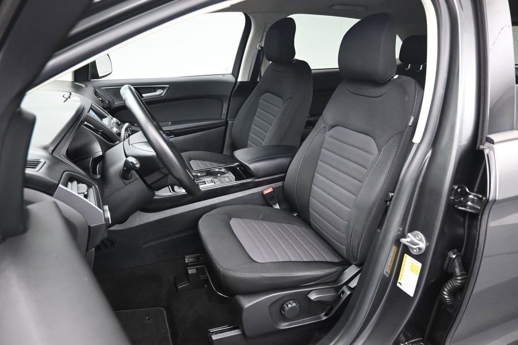 Certified 2019 Ford Edge SE FWD image 16