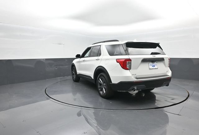 Certified 2024 Ford Explorer XLT w/ Equipment Group 202A AWD/4WD image 5