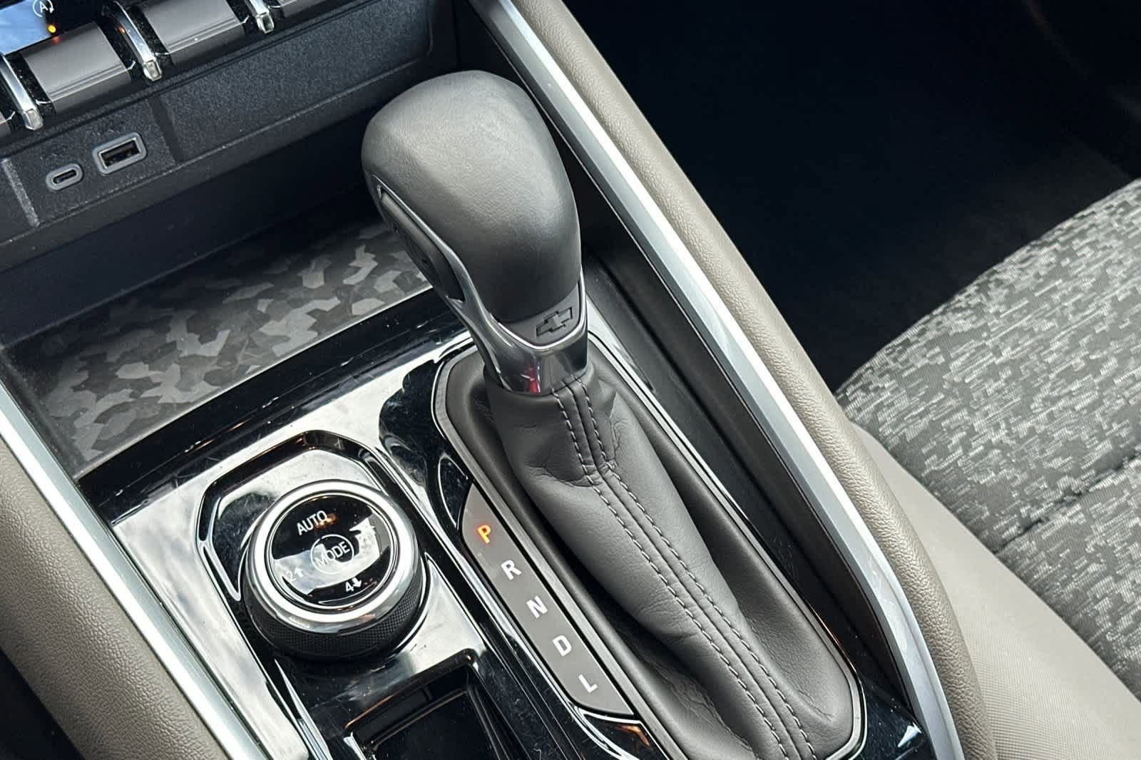 Used 2024 Chevrolet Colorado ZR2 image 21