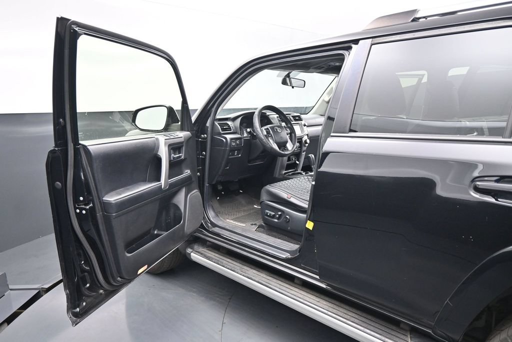 Used 2019 Toyota 4Runner SR5 RWD image 9