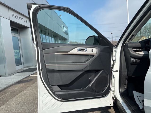Certified 2025 Ford Explorer Active image 14