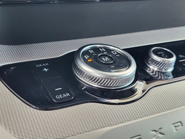 Certified 2025 Ford Expedition Active AWD/4WD image 31