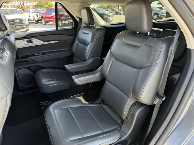 Certified 2025 Ford Explorer Active w/ Active Comfort Package image 28