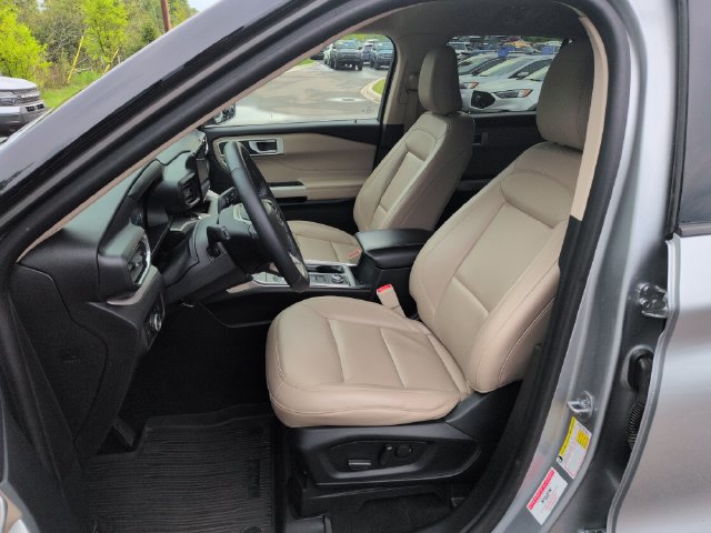 Certified 2023 Ford Explorer XLT w/ Equipment Group 202A AWD/4WD image 29