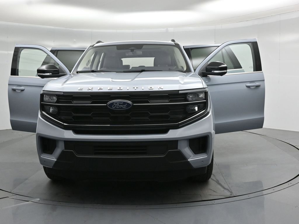 Certified 2025 Ford Expedition Active AWD/4WD image 32