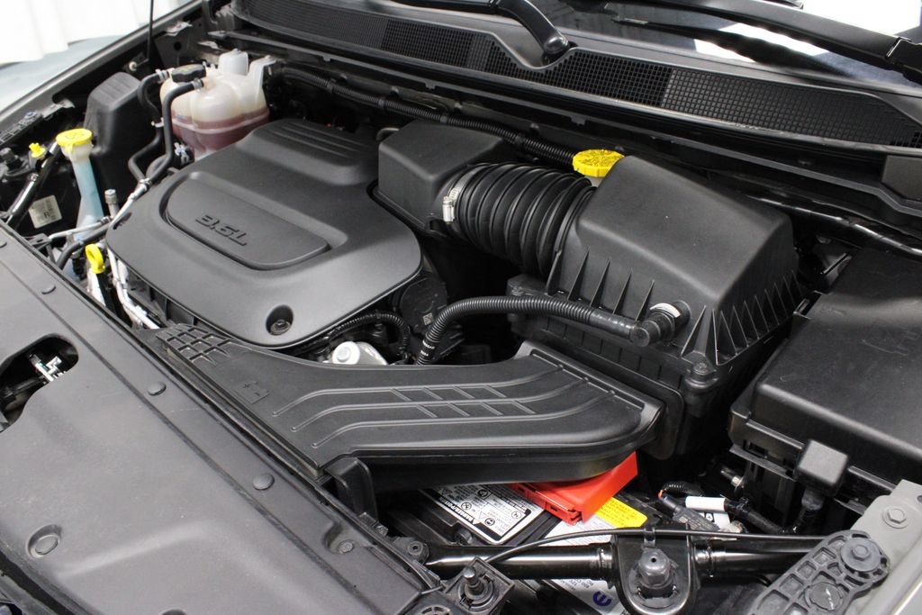 Used 2025 Chrysler Pacifica Select FWD image 13