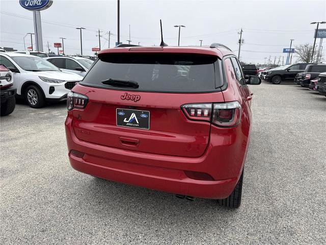 Used 2022 Jeep Compass Limited image 5